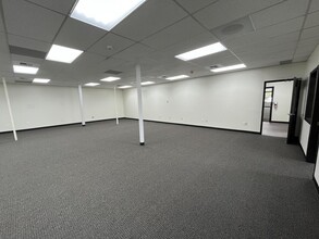 4002-4014 148th Ave NE, Redmond, WA à louer Photo intérieure- Image 1 de 9