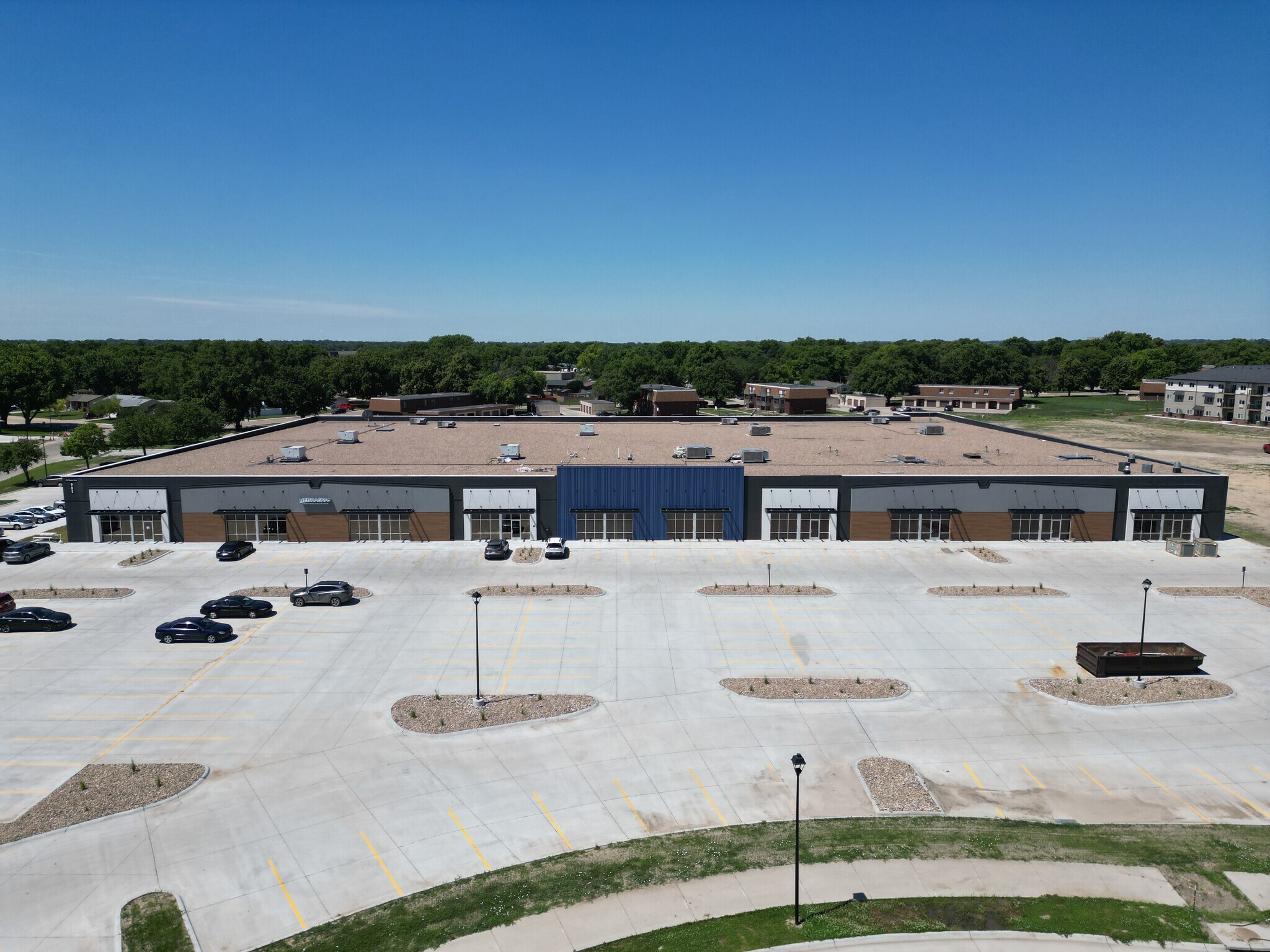 905 Theatre Drive, Hastings, NE à louer Photo du bâtiment- Image 1 de 9
