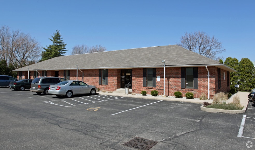 7021-7025 Old Troy Pike, Dayton, OH for sale - Primary Photo - Image 1 of 4