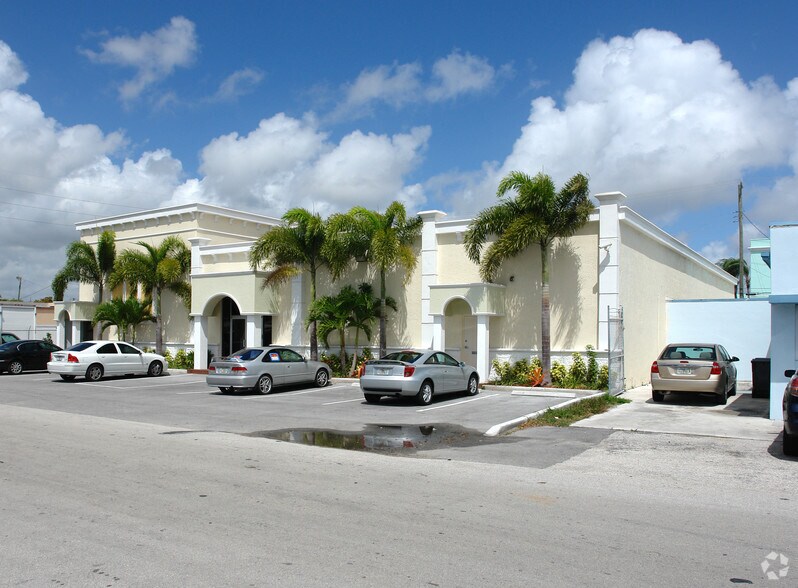 2033 Thomas St, Hollywood, FL for sale - Building Photo - Image 2 of 17