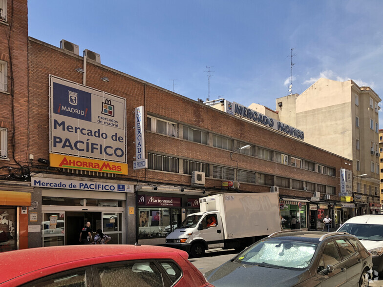 Calle Valderribas, 30, Madrid, Madrid à louer - Photo du bâtiment - Image 3 de 3