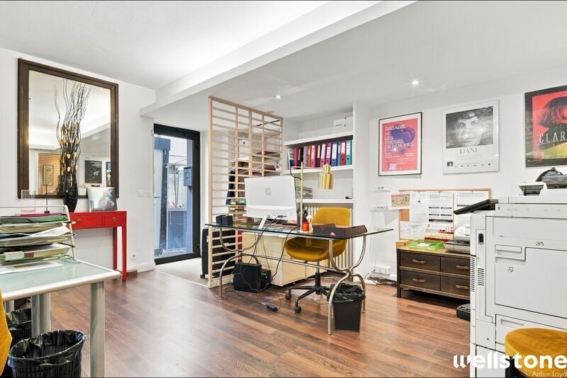 1 Rue Laferrière, Paris for sale - Interior Photo - Image 2 of 9