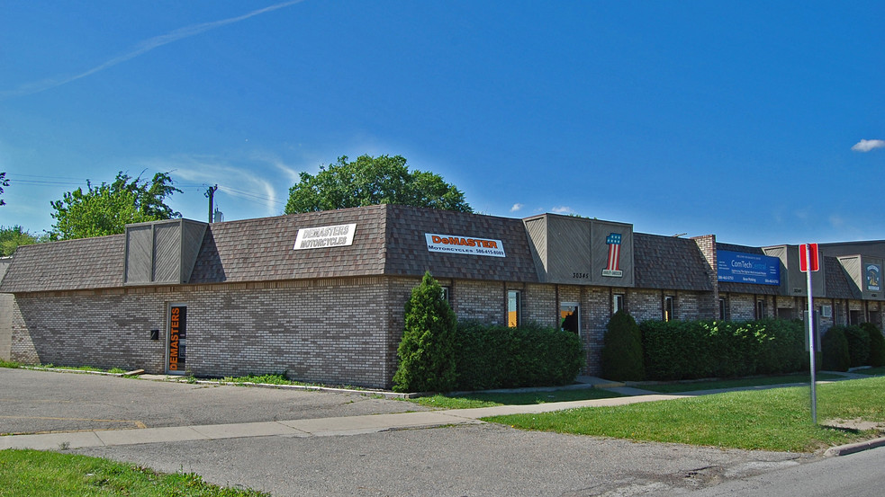 30345 Gratiot Ave, Roseville, MI for sale - Building Photo - Image 1 of 1