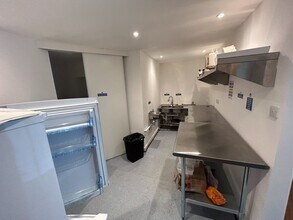 66 Stramongate, Kendal for lease Interior Photo- Image 1 of 1