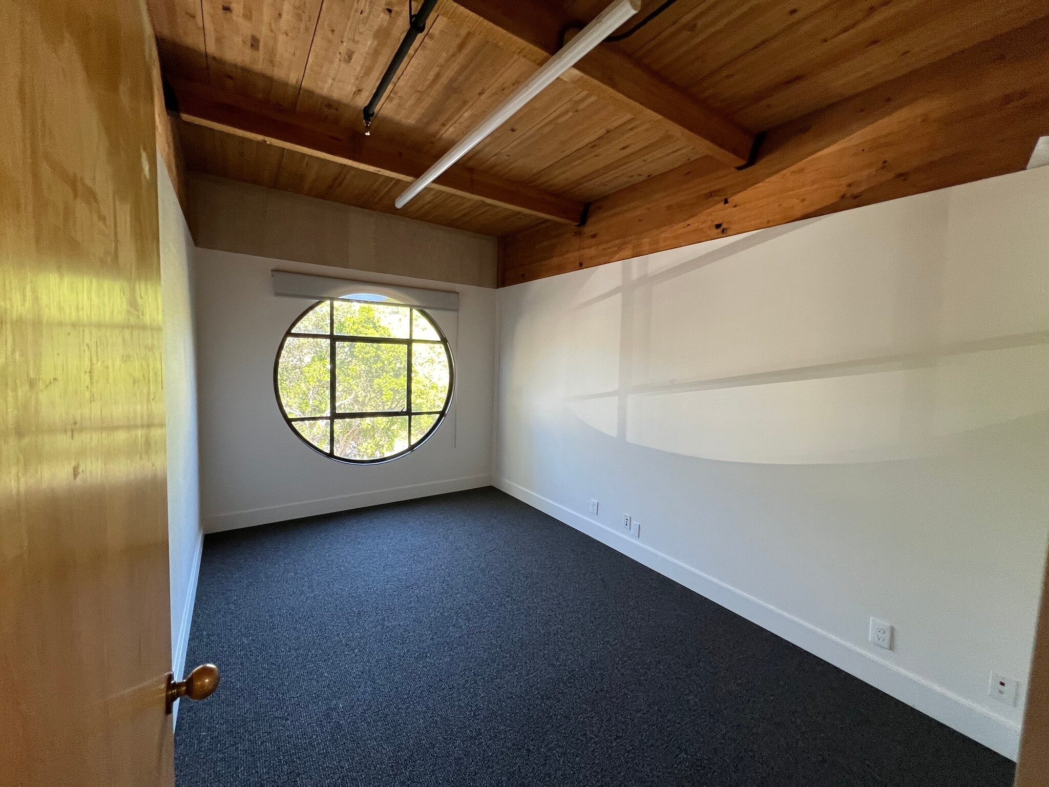 101 Lucas Valley Rd, San Rafael, CA for lease Interior Photo- Image 1 of 4