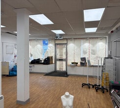 420-424 Victoria Rd, Glasgow à louer Photo de construction- Image 2 de 4