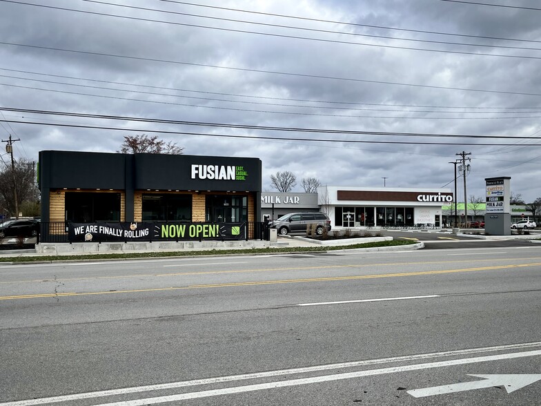 7900 Beechmont Ave, Cincinnati, OH for lease - Building Photo - Image 1 of 5