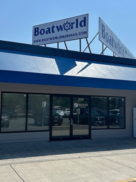 2134 Westlake Ave N, Seattle, WA à louer - Photo du bâtiment - Image 1 de 3