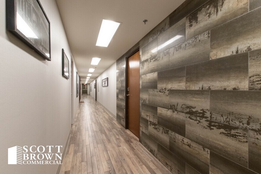 101 S Locust St, Denton, TX à louer - Photo du bâtiment - Image 3 de 11