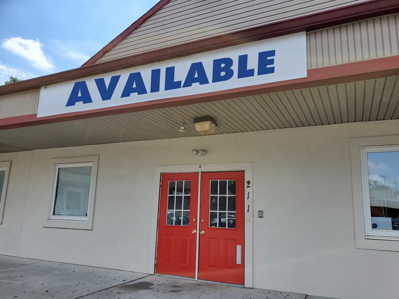 211 Gibbsboro Rd, Lindenwold, NJ for lease - Building Photo - Image 2 of 4