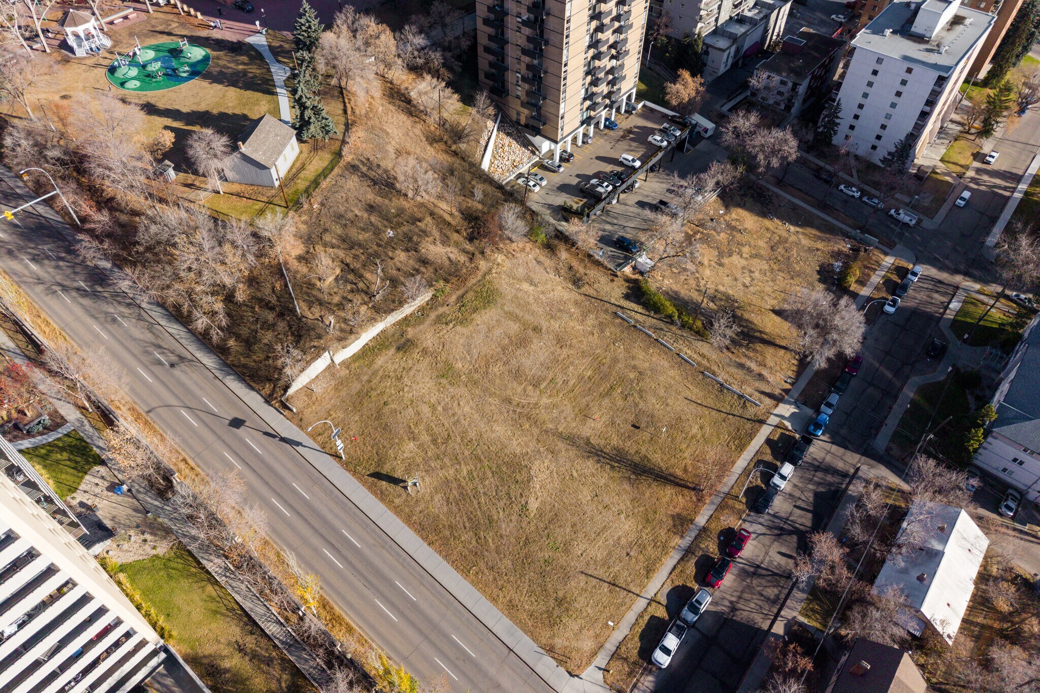 9803 9803 9807 9809 105 St, Edmonton, AB à vendre Photo principale- Image 1 de 7