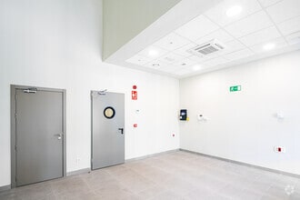 Calle de Isaac Peral, 15, Arroyomolinos, Madrid for lease Interior Photo- Image 2 of 10