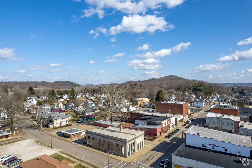 150 W Main St, Newcomerstown, OH for lease - Aerial - Image 3 of 30