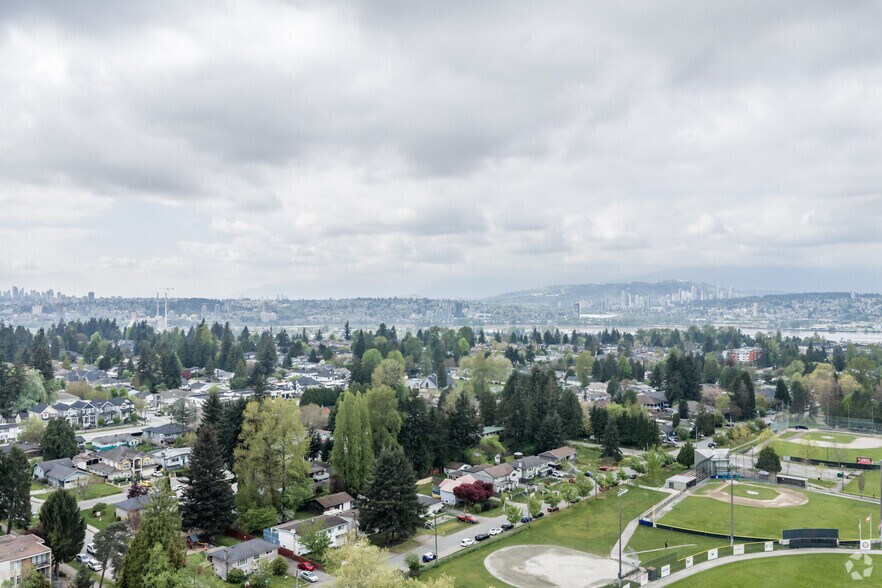 10571 133 St, Surrey, BC à vendre - Photo du bâtiment - Image 2 de 3