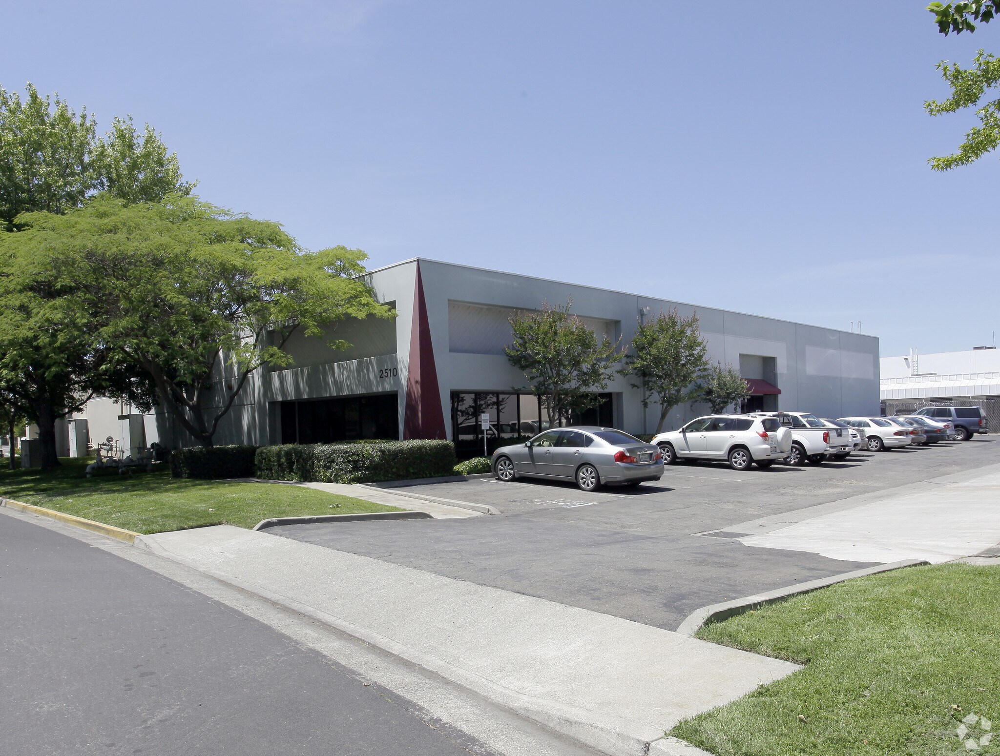 2510 Boatman Ave, West Sacramento, CA for sale Primary Photo- Image 1 of 5