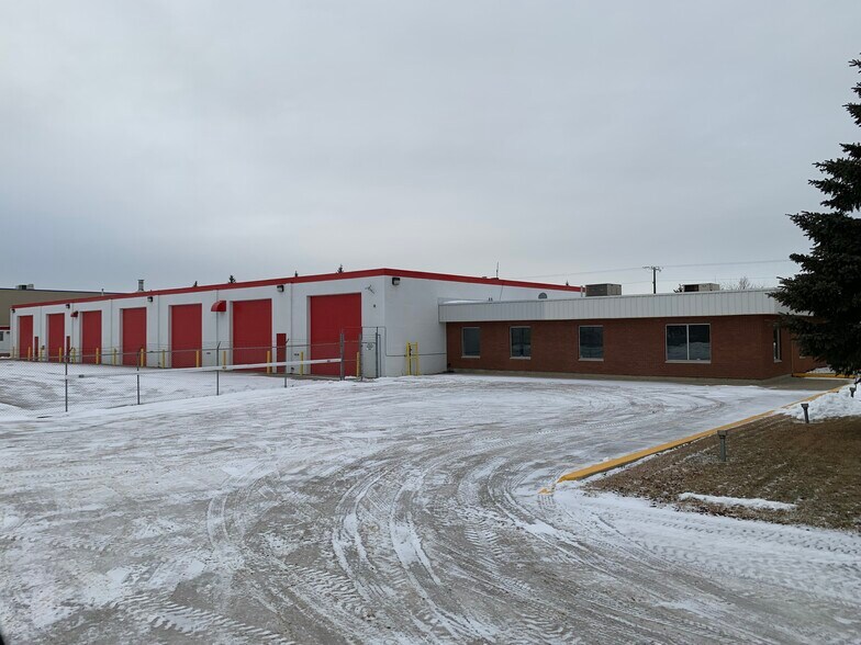 7140 67th St NW, Edmonton, AB à vendre - Photo du bâtiment - Image 1 de 1