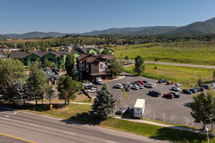675 Snapdragon Way, Steamboat Springs, CO à louer - Photo du bâtiment - Image 2 de 41