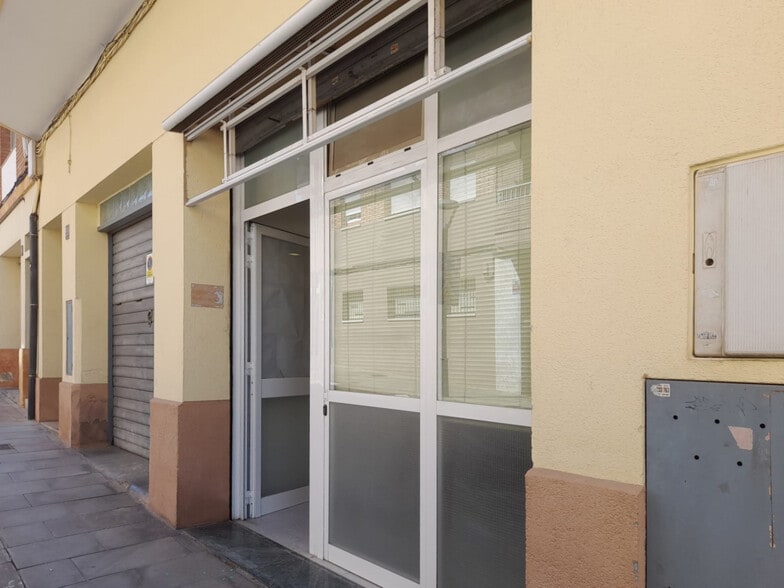 Retail in Sant Just Desvern, Barcelona for lease - Interior Photo - Image 2 of 2