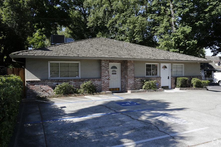 801 Alhambra Blvd, Sacramento, CA for lease - Building Photo - Image 3 of 4