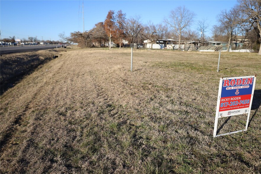 4204 N Main St, Joshua, TX for sale - Building Photo - Image 1 of 4