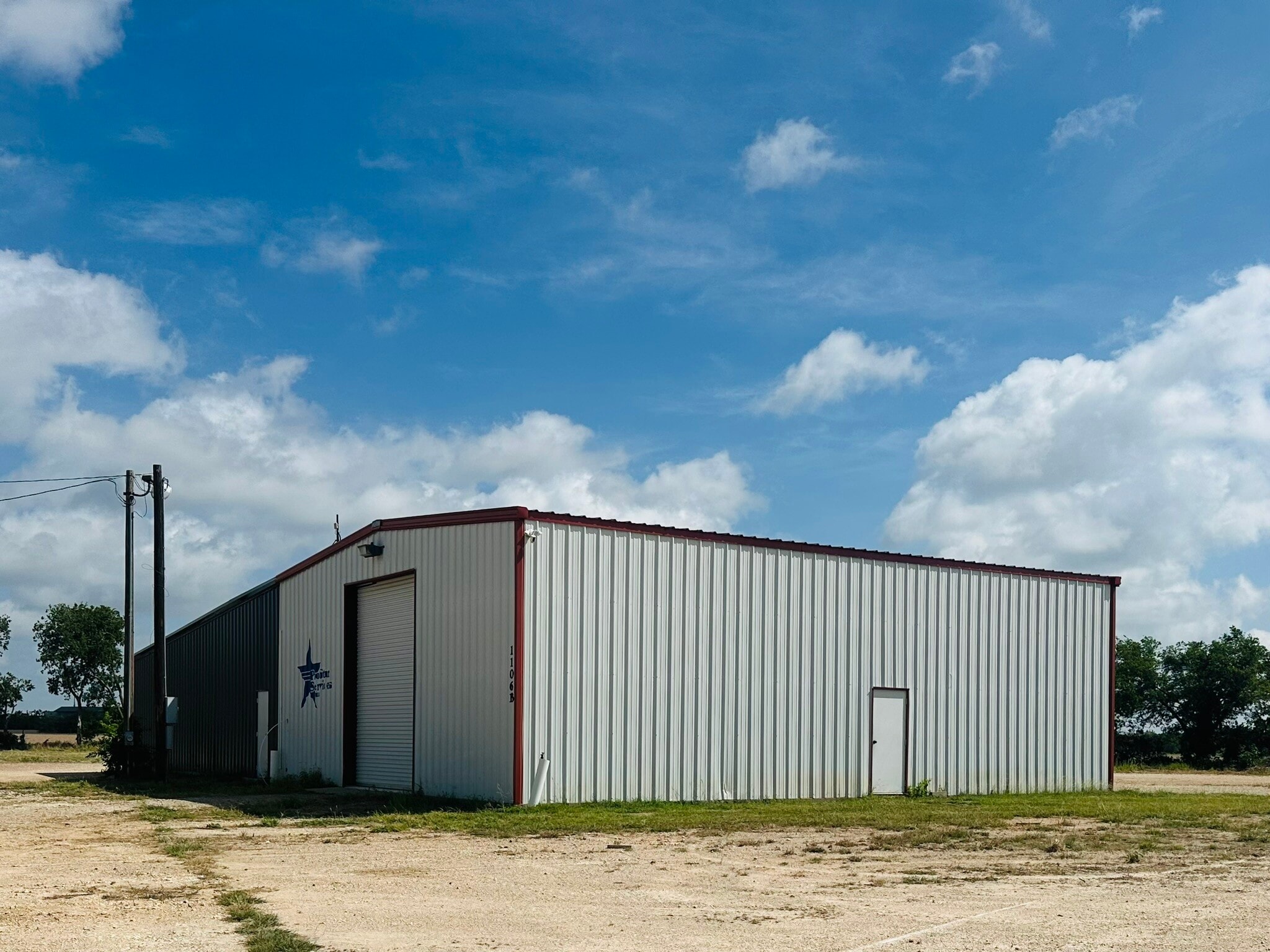 1106 W Kilpatrick St, Cleburne, TX for lease Primary Photo- Image 1 of 12