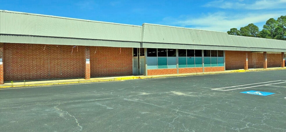900-916 N Horner Blvd, Sanford, NC à louer - Photo du bâtiment - Image 2 de 19