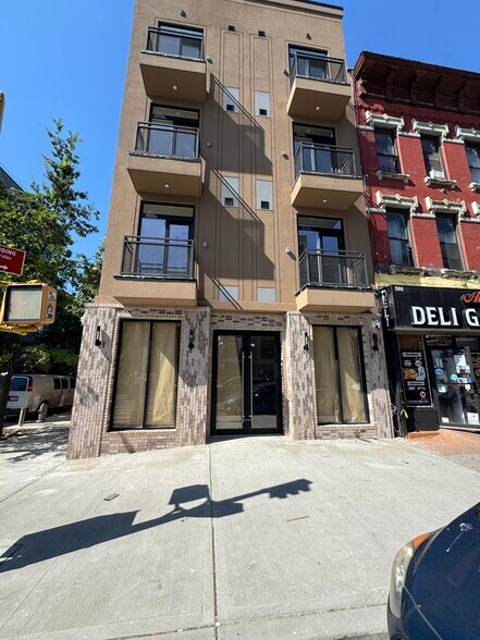 590 Bushwick Ave, Brooklyn, NY à louer - Photo du bâtiment - Image 2 de 3