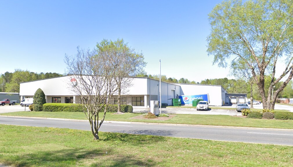 925 Cavalier Blvd, Chesapeake, VA à louer Photo du bâtiment- Image 1 de 6