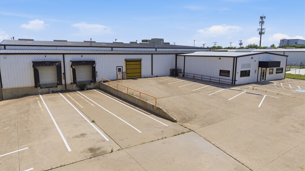 1120 Commercial Blvd N, Arlington, TX à vendre - Photo du bâtiment - Image 3 de 20