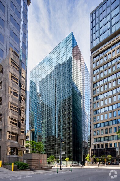 2000 Rue Mansfield, Montréal, QC for lease - Building Photo - Image 2 of 12