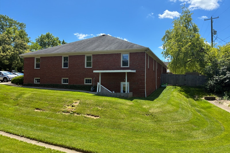 112 Dennis Dr, Lexington, KY for sale - Building Photo - Image 2 of 3