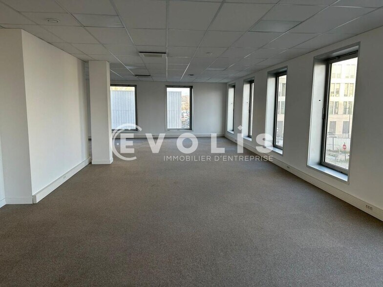 9 Rue La Seiglière, Bordeaux for lease - Interior Photo - Image 3 of 9