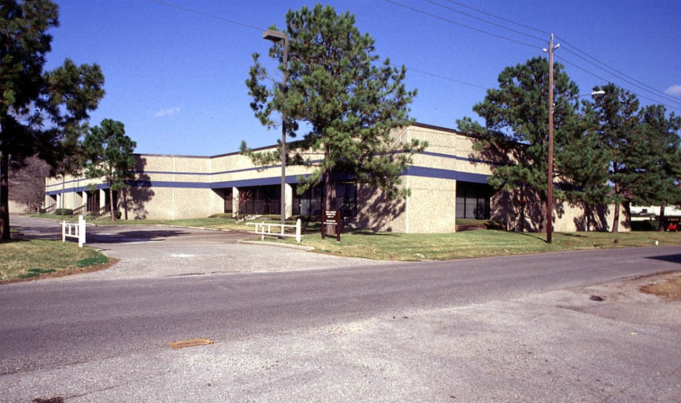 10661 Haddington Dr, Houston, TX à louer - Photo principale - Image 2 de 23