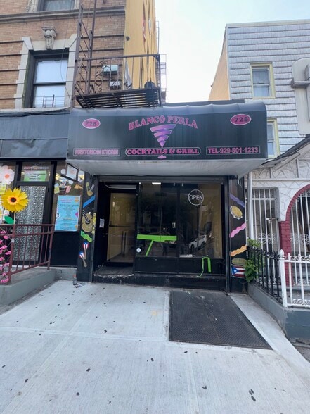 728 Driggs Ave, Brooklyn, NY for lease - Building Photo - Image 1 of 16