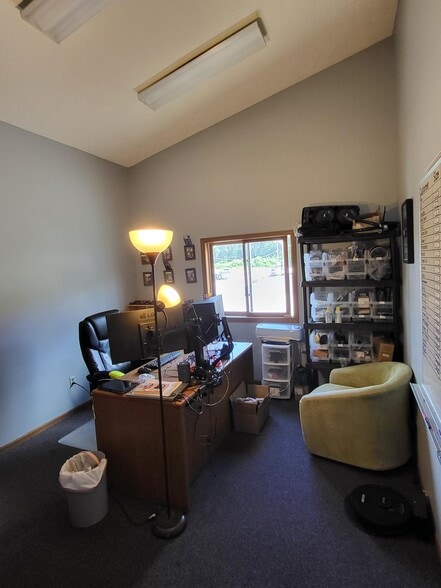 97 Hanna Pky, Coventry Township, OH for sale - Interior Photo - Image 3 of 6