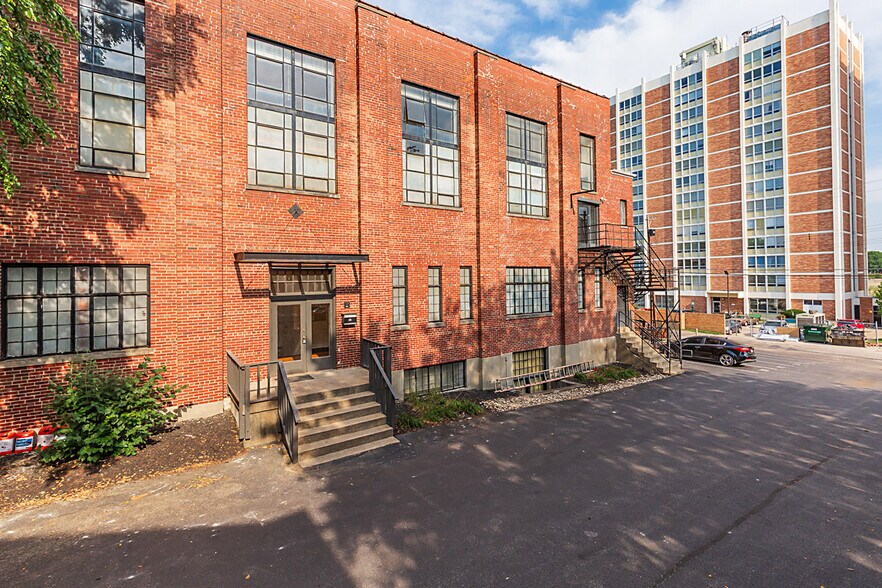 118 W 5th St, Covington, KY à louer - Photo du bâtiment - Image 3 de 12