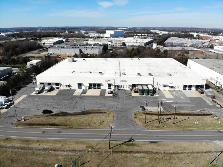 11520 Granite St, Charlotte, NC for lease - Building Photo - Image 2 of 5