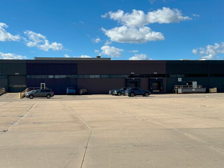 3654 Midlink Dr, Kalamazoo, MI à vendre - Photo principale - Image 1 de 1