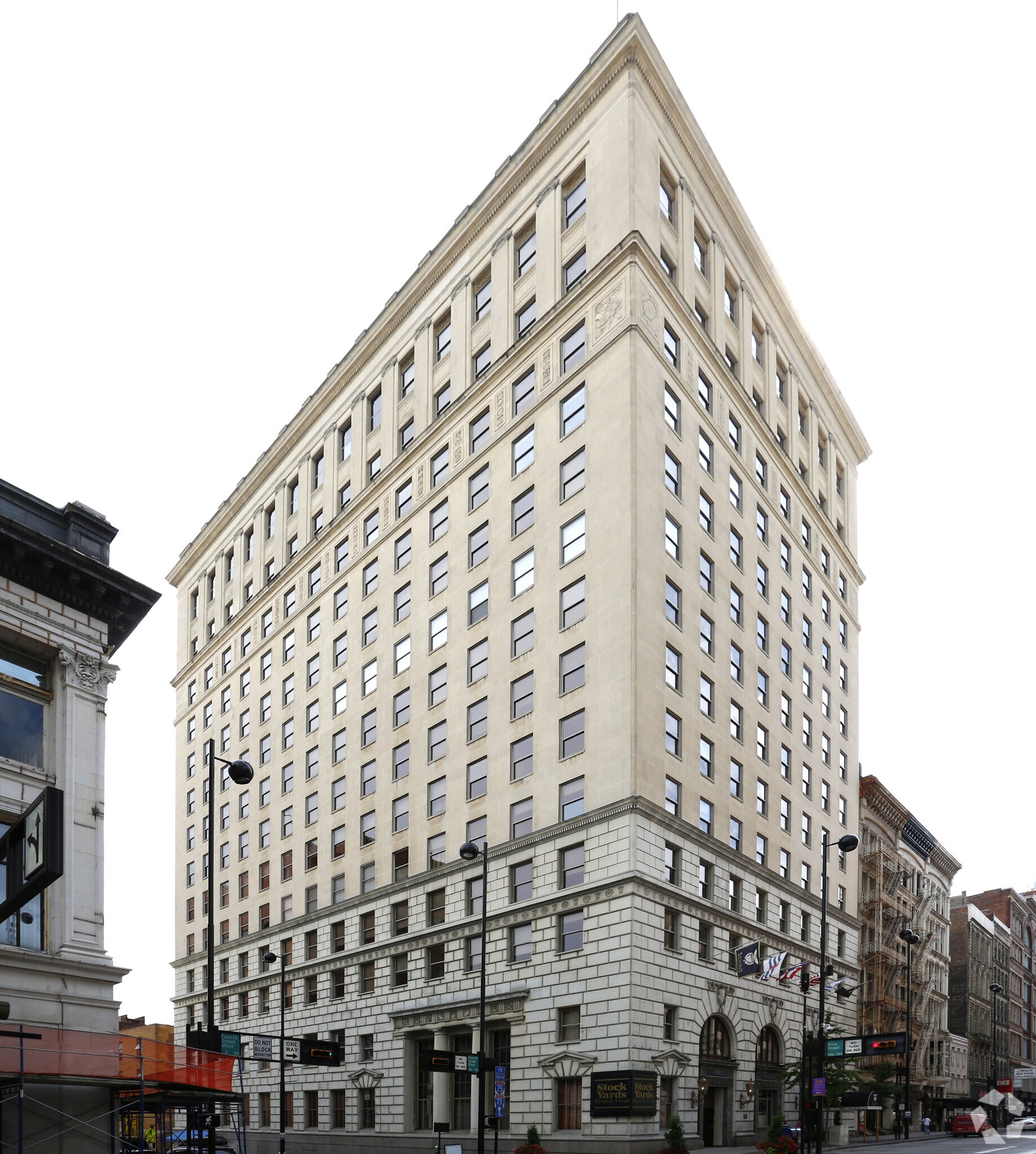 105 W 4th St, Cincinnati, OH à louer Photo du bâtiment- Image 1 de 20