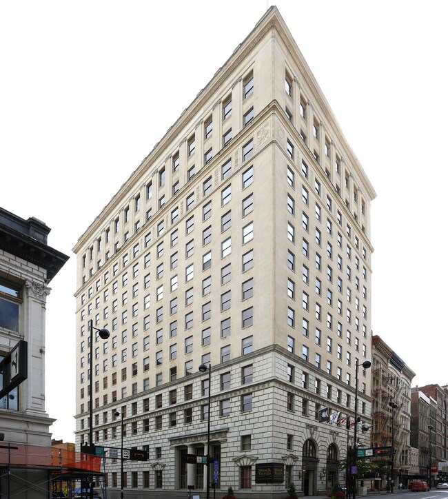 Plus de détails pour 105 W 4th St, Cincinnati, OH - Bureau, Local d'activités à louer