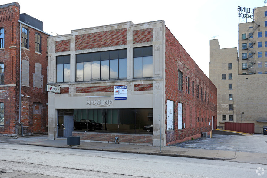 315 W 4th St, Davenport, IA for sale - Primary Photo - Image 1 of 17