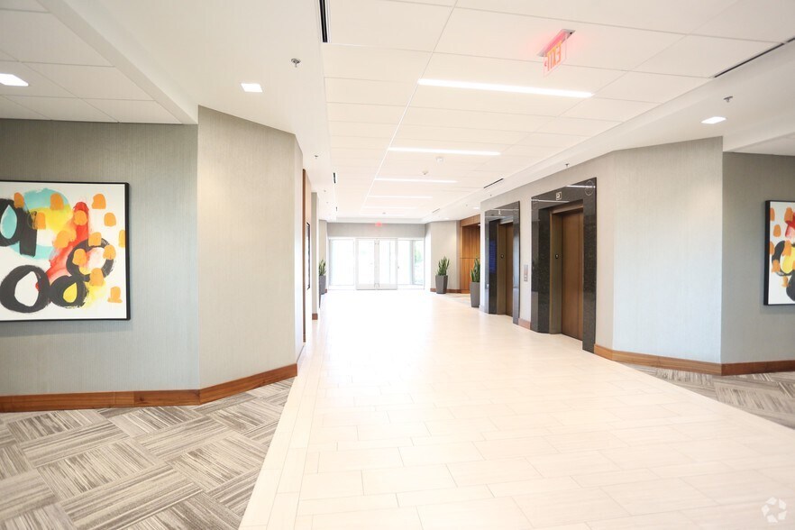 10900 Nuckols Rd, Glen Allen, VA à louer - Hall d’entrée - Image 2 de 13