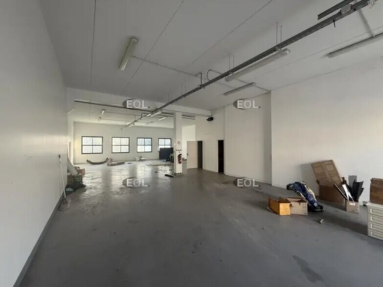 Flex in Croissy-Beaubourg for sale - Interior Photo - Image 2 of 10