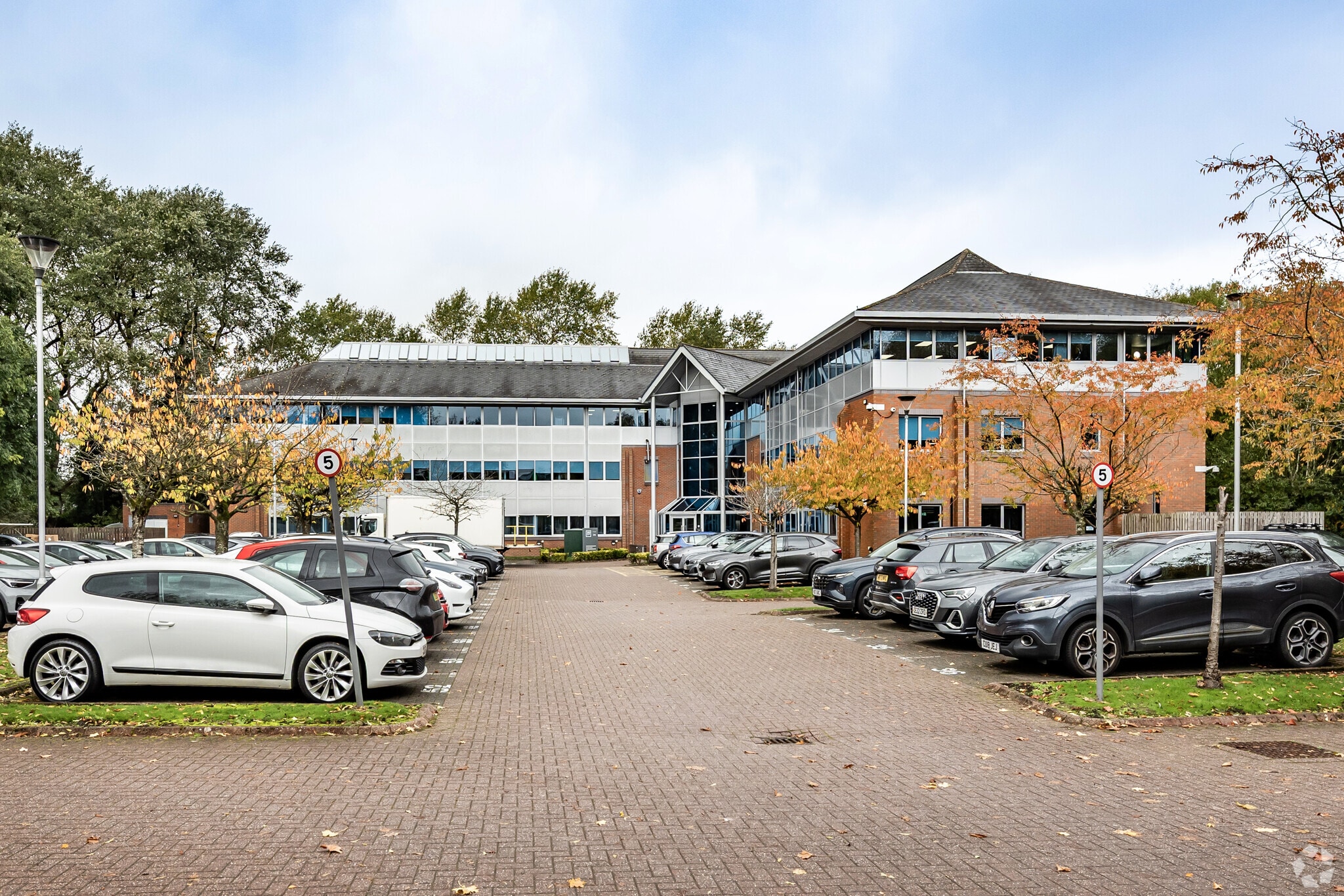 310 Europa Blvd, Warrington for lease Primary Photo- Image 1 of 4