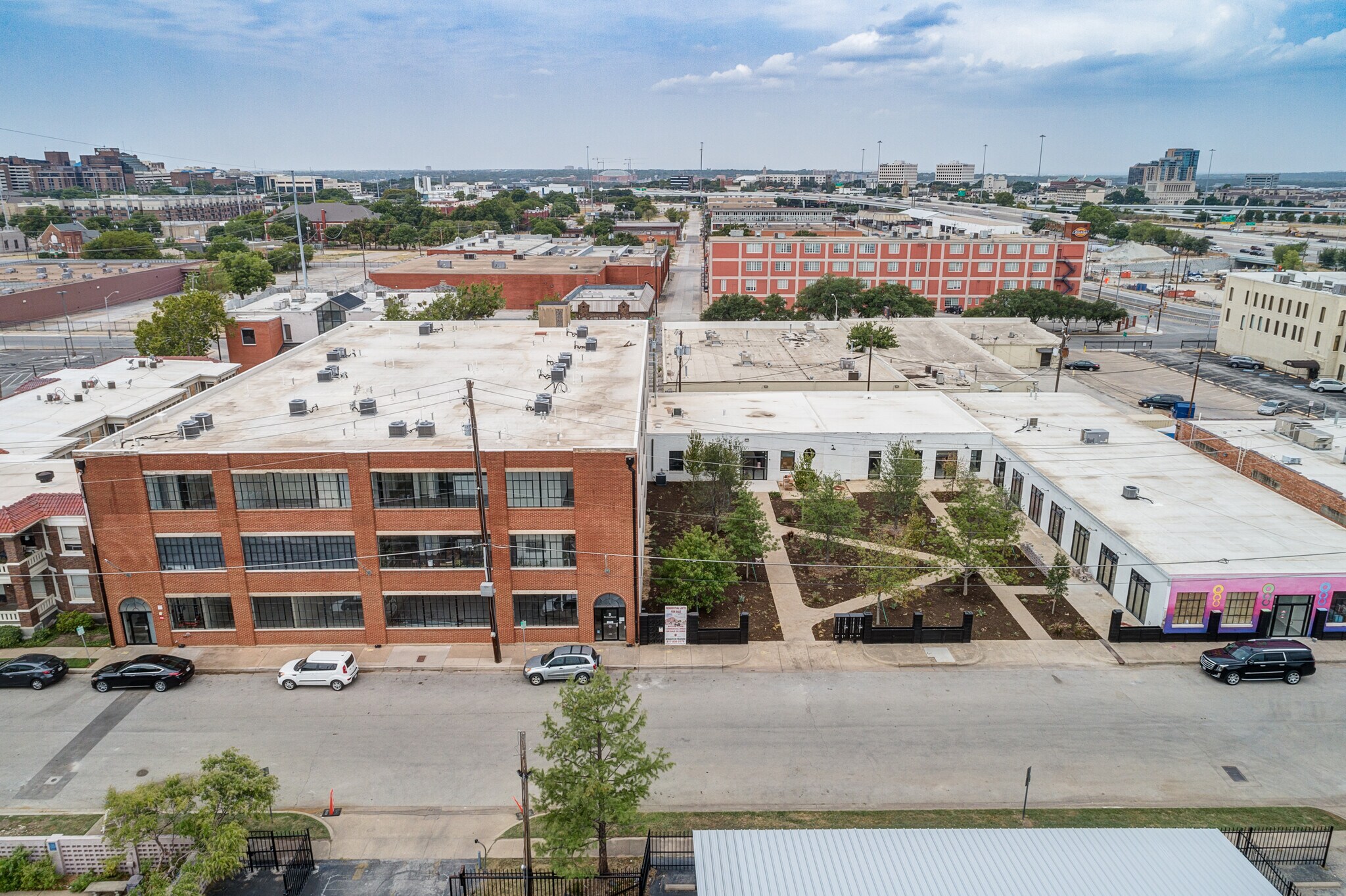 120 St Louis Ave, Fort Worth, TX for lease Building Photo- Image 1 of 10