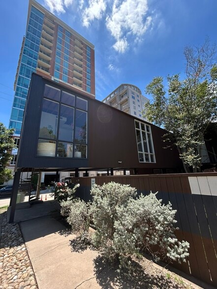 4916 Kelvin Dr, Houston, TX for lease - Building Photo - Image 2 of 13