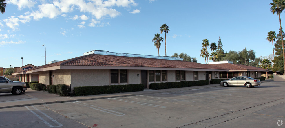 700 E Baseline Rd, Tempe, AZ à louer - Photo du bâtiment - Image 3 de 8