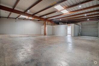 5504-1 Bandera Rd, San Antonio, TX à louer Photo du bâtiment- Image 2 de 3