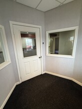 320 Center St, Chardon, OH à louer Photo intérieure- Image 1 de 14