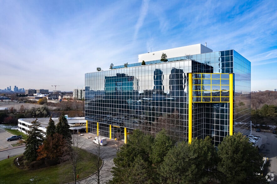 12 Concorde Pl, Toronto, ON for lease - Building Photo - Image 1 of 6